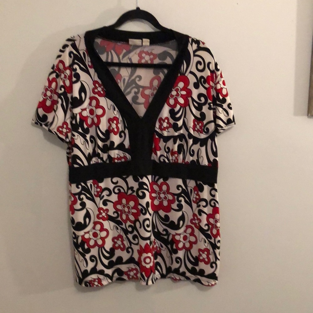 Womens Size 18/20W Short Sleeve Red Black White